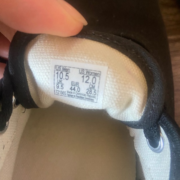 Vans - Picture 3 of 3